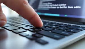 découvrez comment accéder facilement au bios sur windows 10 grâce à notre guide étape par étape pour configurer votre ordinateur en toute simplicité.